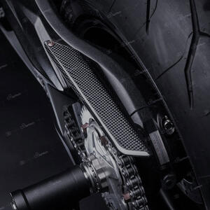 Carbon Chain Cover - Matt for Mv Agusta <p>Nero</p>