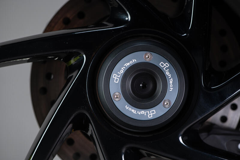 Wheel Axle Sliders Kit for Ducati, Triumph Nero