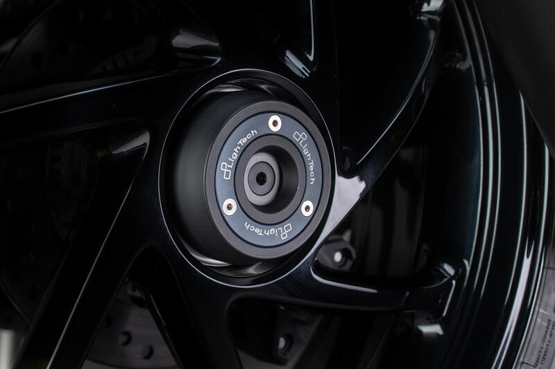 Wheel Axle Sliders Kit for Ducati, Triumph Nero