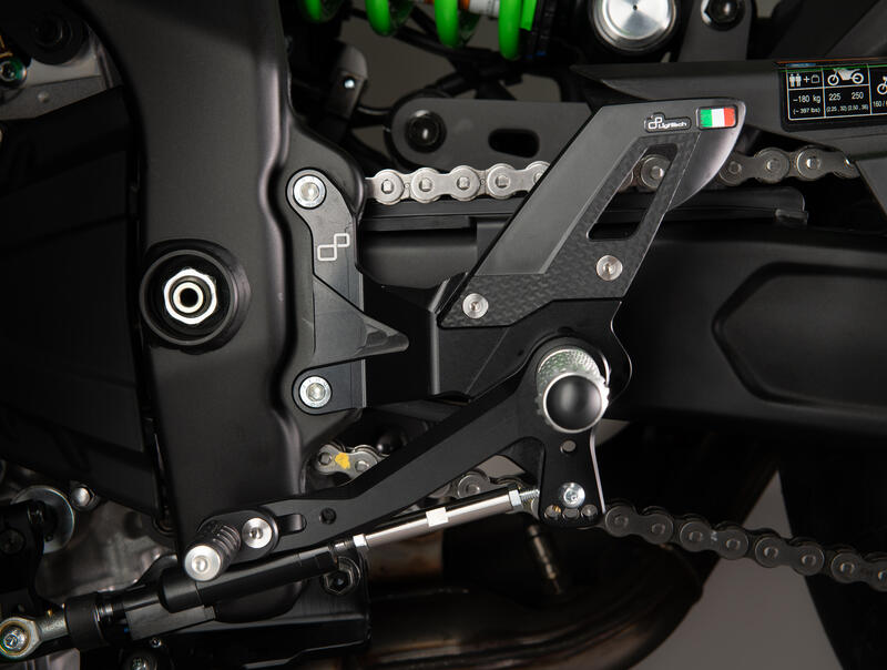 Pedane Regolabili Con Poggia Piedi Fissi - TRACK USE per Kawasaki Nero