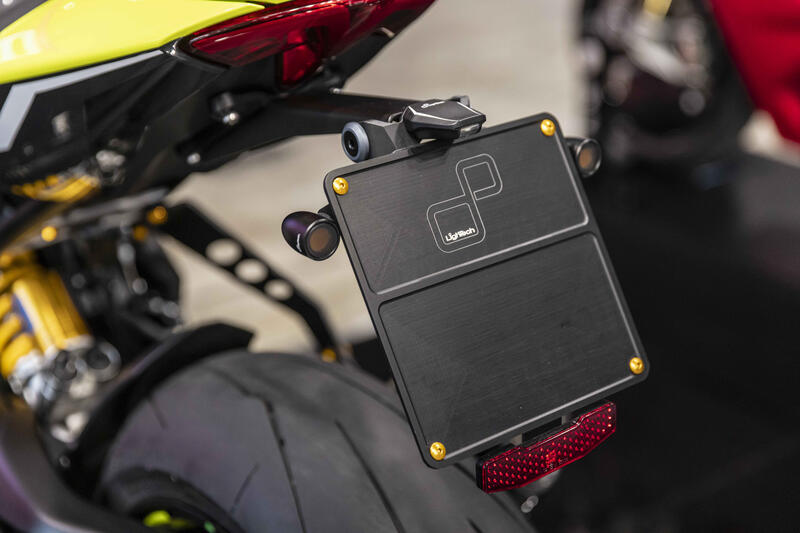 Kit Portatarga Regolabile per Triumph NeroA1