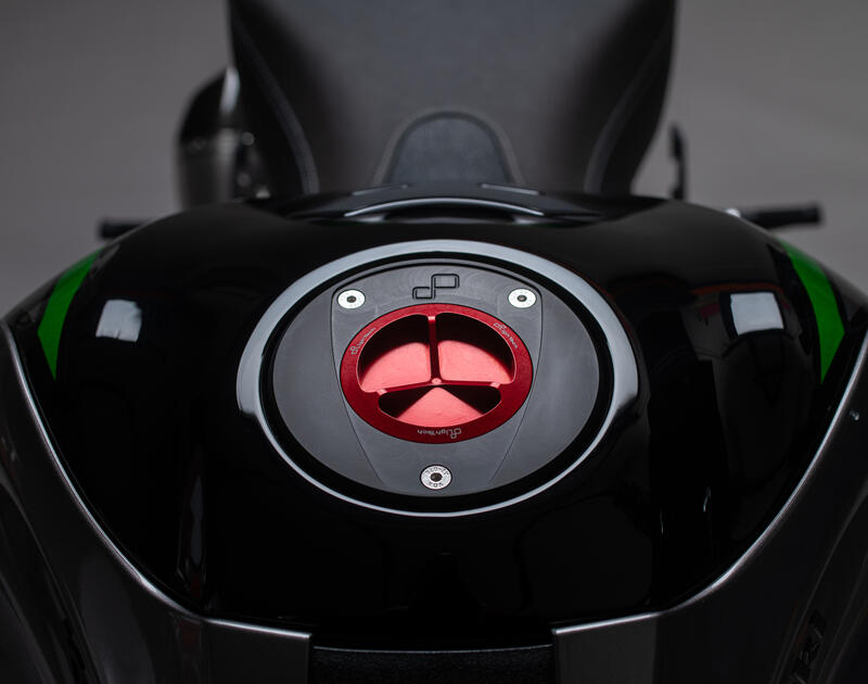 Fuel Tank Cap with Spin Locking for Kawasaki Rosso