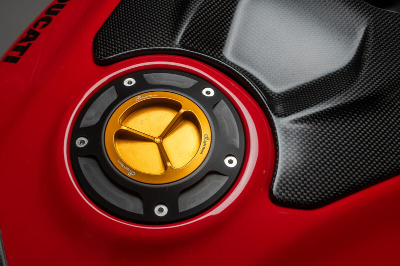 Fuel Tank Cap with Spin Locking for Aprilia, Ducati Nero