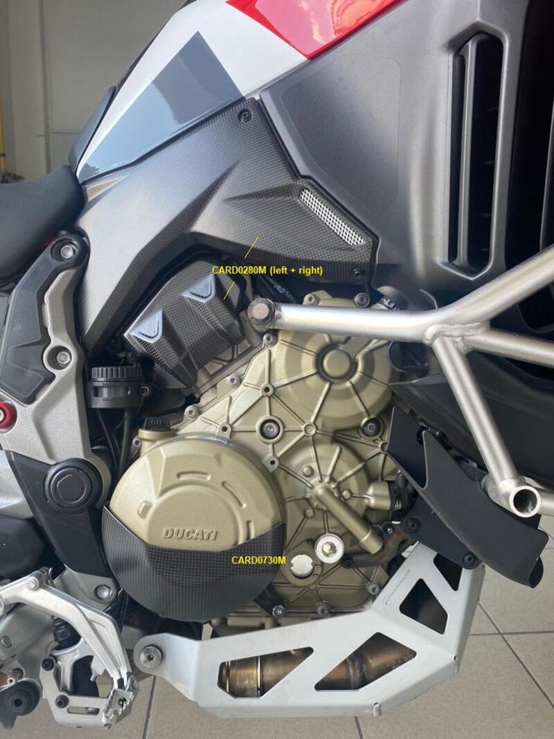 Fianchetti Sotto Serbatoio In Carbonio - Opaco per Ducati NeroA1