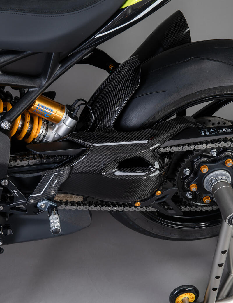 Parafango Post. In Carbonio per Triumph Lucido