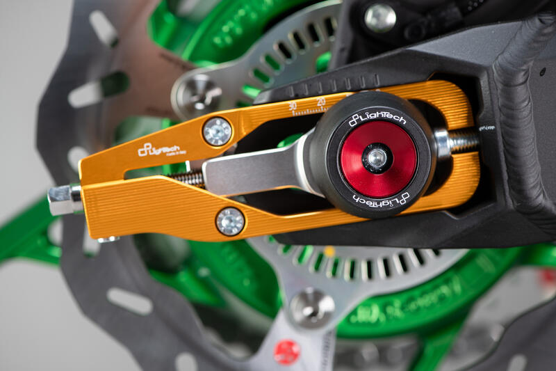 Kit Protezioni Perno Ruota per Kawasaki Rosso